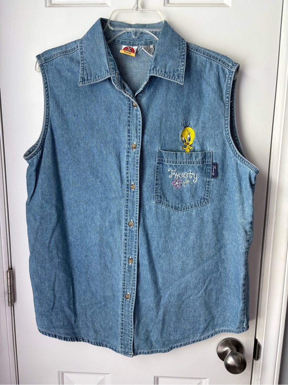 Vintage 2000 Looney Tunes Tweety Bird Embroidered Sleeveless Denim 14/16W shirt